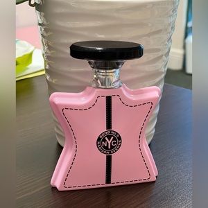 Bond No. 9 New York Pink Star-Shaped Body Oil Bottle